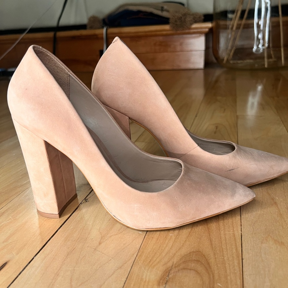Steve Madden Nude Pumps